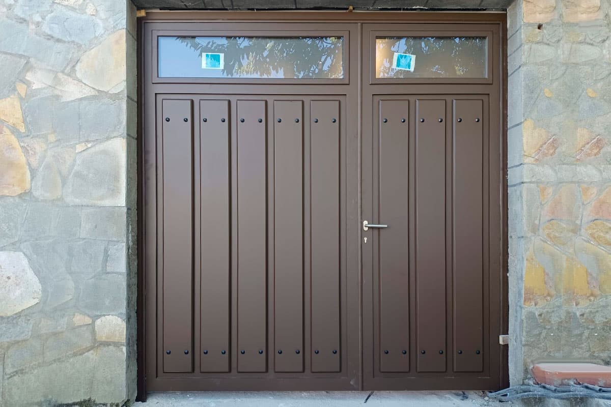 Puertas y portales de entrada de aluminio y PVC
