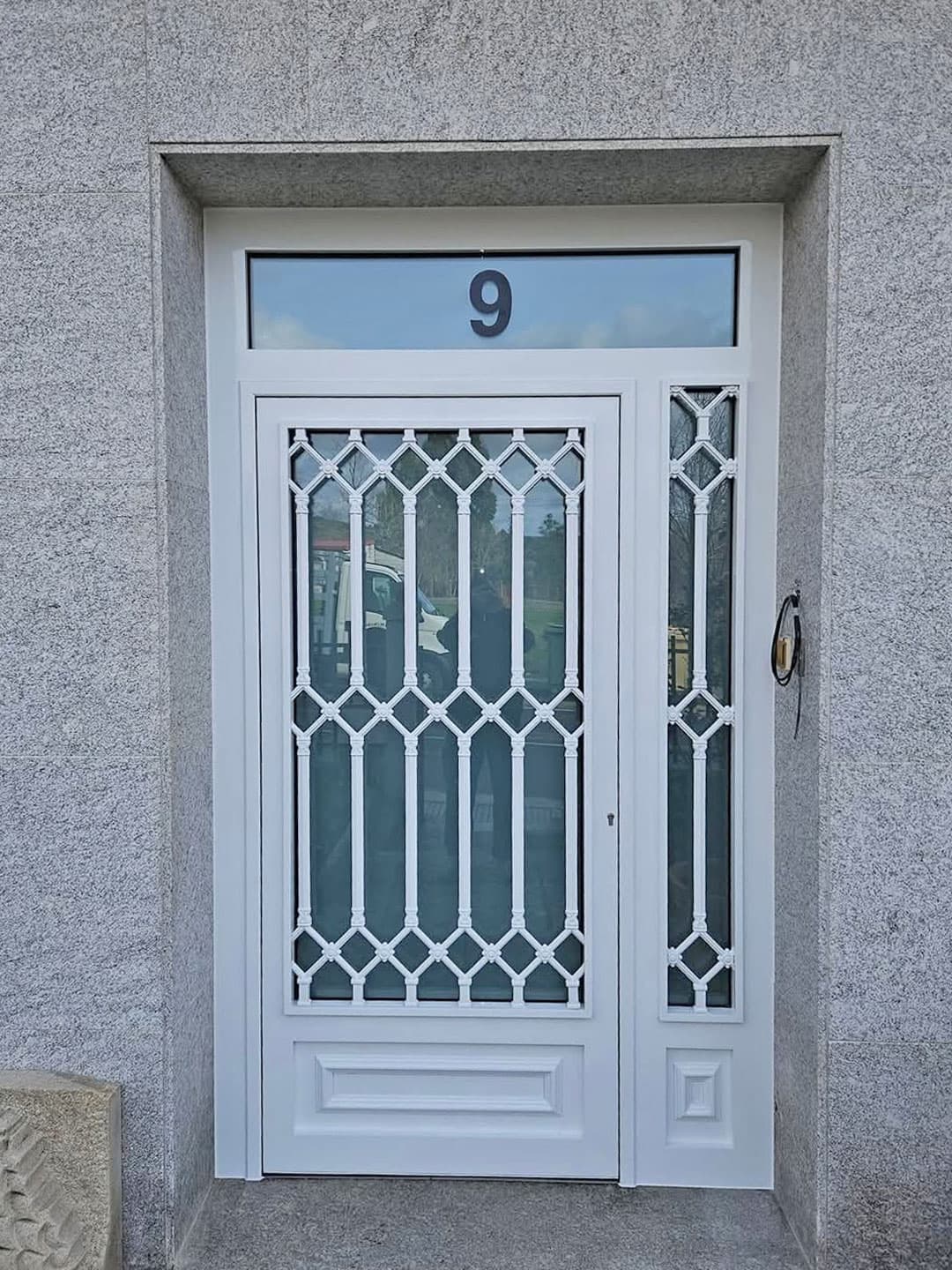 Puertas de entrada de PVC y aluminio en O Carballiño